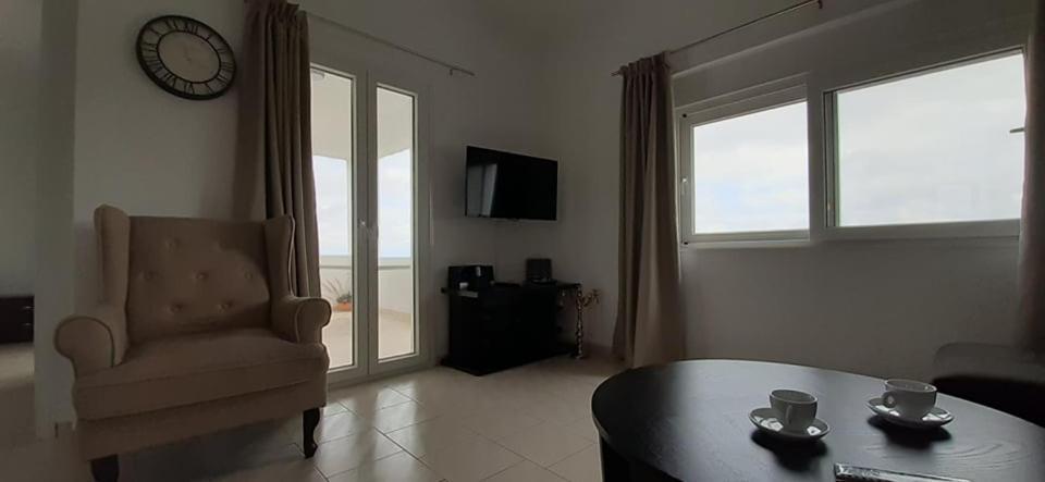 Thea Apartment Aγία Μαρίνα Εξωτερικό φωτογραφία