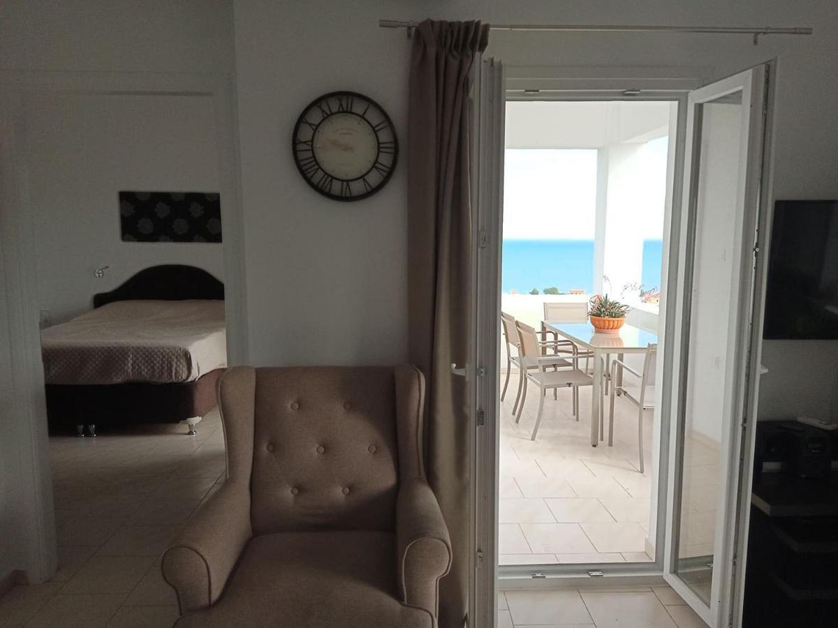 Thea Apartment Aγία Μαρίνα Εξωτερικό φωτογραφία